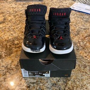 Jordan Max Aura toddler size 8c
